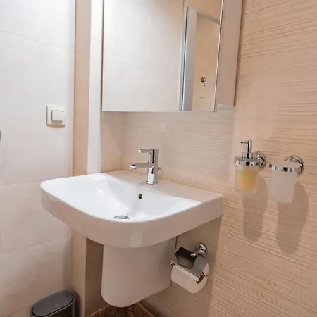 Sunny Penthouse With Mountain Views And 180 Degrees Terrace 索菲亞