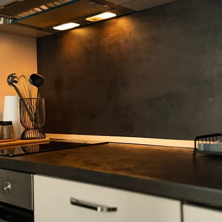 Sunny Penthouse With Mountain Views And 180 Degrees Terrace סופיה