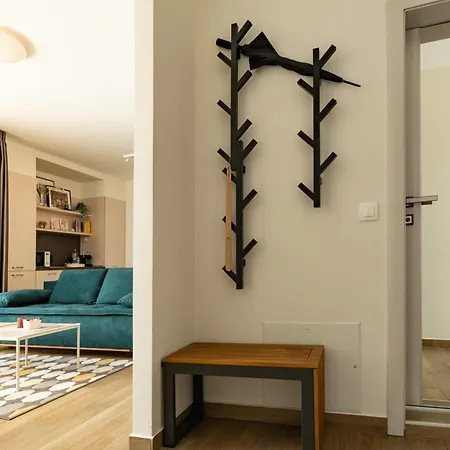 Sunny Penthouse With Mountain Views And 180 Degrees Terrace