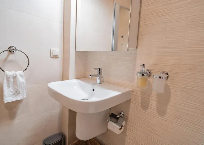 Sunny Penthouse With Mountain Views And 180 Degrees Terrace Sofya