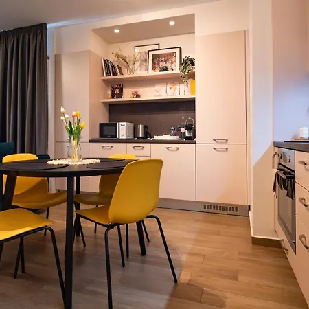 Sunny Penthouse With Mountain Views And 180 Degrees Terrace Апартамент *