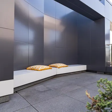 Apartament Sunny Penthouse With Mountain Views And 180 Degrees Terrace *