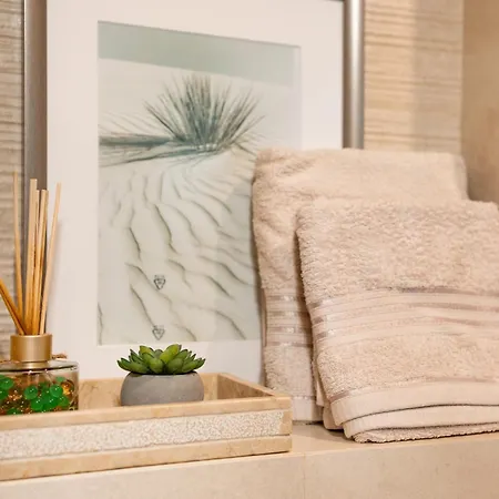 Sunny Penthouse With Mountain Views And 180 Degrees Terrace