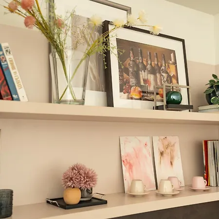 아파트 Sunny Penthouse With Mountain Views And 180 Degrees Terrace 소피아