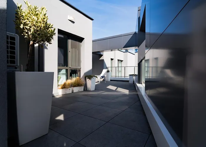 Sunny Penthouse With Mountain Views And 180 Degrees Terrace 소피아