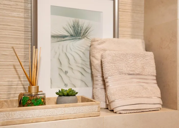 Sunny Penthouse With Mountain Views And 180 Degrees Terrace