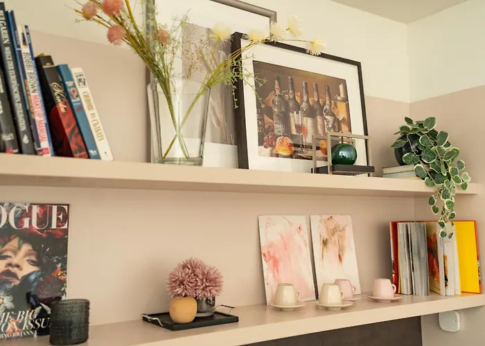 아파트 Sunny Penthouse With Mountain Views And 180 Degrees Terrace 소피아