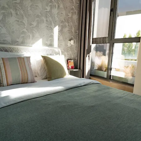 Sunny Penthouse With Mountain Views And 180 Degrees Terrace София
